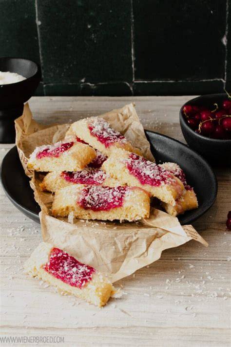 Syltsnittar mit Johannisbeeren und Kokos