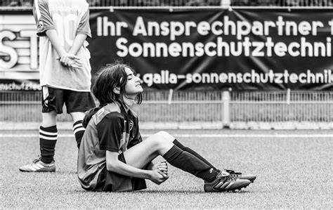Symbolbild: Frauen genießen Libido-Schokolade