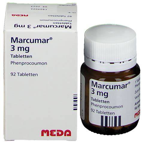 Symbolbild: Marcumar Tabletten und Schokolade - Achtsamkeit bei der Einnahme