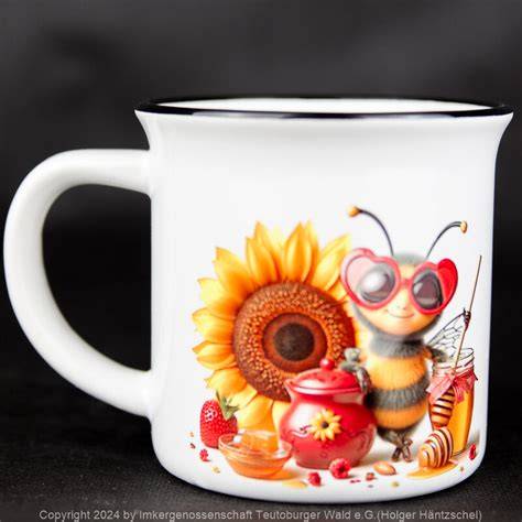 Symbolbild: Newsletter-Anmeldung mit Honig und Bienenmotiv