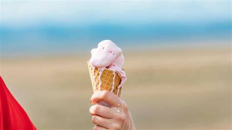 Symbolbild: geschmolzenes Eis in der Theke