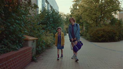Szene: Tilda mit Opa - emotionale Beziehung