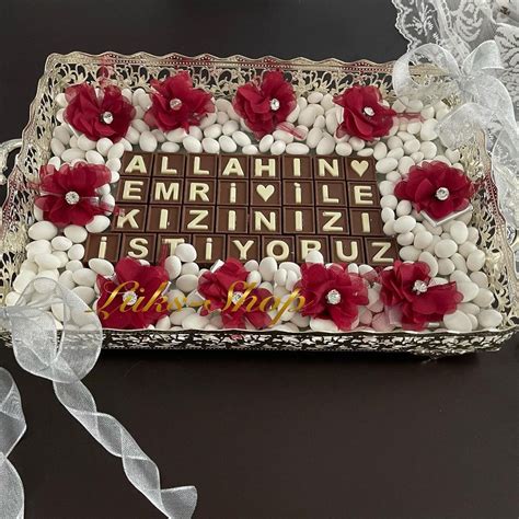 Türkische Kız Isteme Zeremonie - Familienzusammenkunft und Geschenke