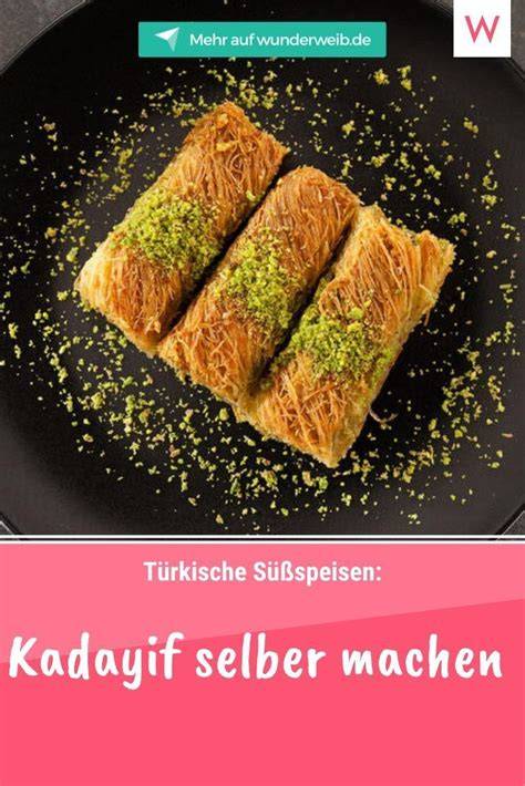 Türkische Süßspeisen mit Staubzucker