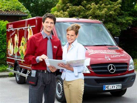 TK Service GmbH Lieferservice - Eismann LKW vor Kunde