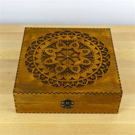 TO’AK Luxus‑Tafel in Holzschatulle