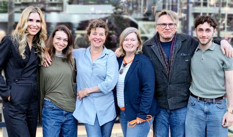 TV-Team im Waffelwerk: Dreharbeiten zur Eiswaffelproduktion