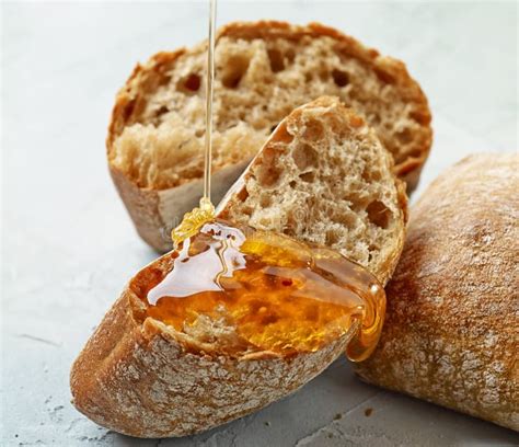 Tahini mit Honig auf Brot