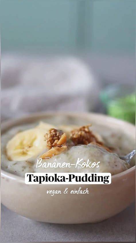 Tapioka-Pudding mit Banane und gerösteten Erdnüssen