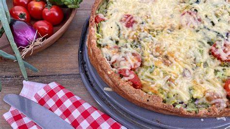 Tarte mit getrockneten Tomaten und Lauchzwiebeln