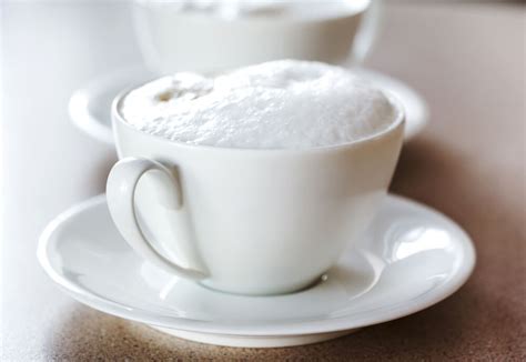 Tasse Caro mit Milchschaum