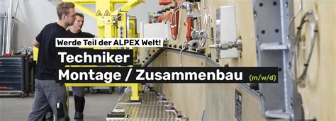 Techniker bei Montage und Anschluss