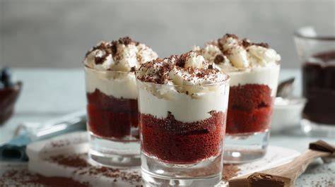 Technique: Cake Pop im hohen Glas eintauchen