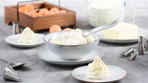 Temperaturgenaues Kochen von Zuckersirup für italienische Buttercreme