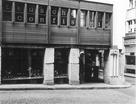 Teuscher Laden Storchengasse alte Fassade