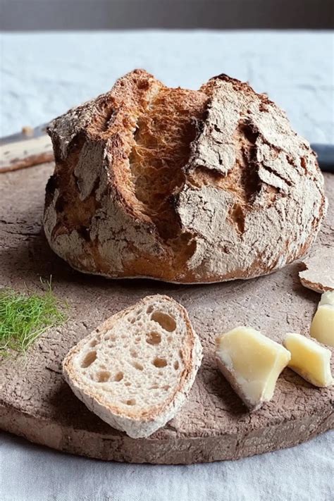 Texturvergleich: Innen fluffige Krume, außen knusprige Kruste
