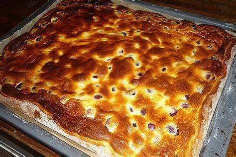 Thüringer Kaffeetafel mit mehreren Blechkuchen