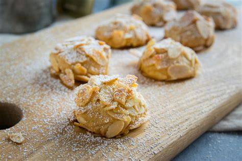 Thema: Marzipankekse mit Mandelbestreuung auf Backblech