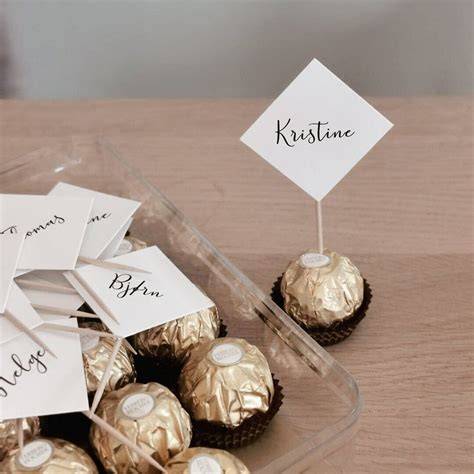 Thema: Personalisierte Pralinen für Hochzeit - kreative Tischdekoration
