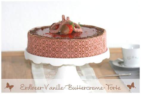 Thema: Tortenrand mit Buttercreme, Früchten und Drip-Schokolade