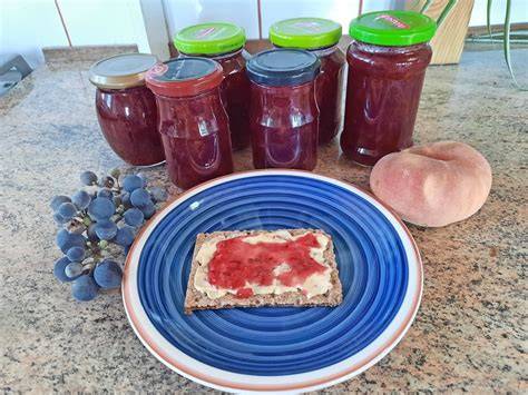 Thema: Weintrauben, Marmeladekochen, Frühstücksbrot