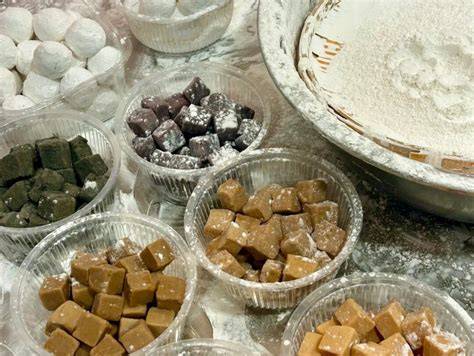 Thematische Übersicht Pralinenherstellung, verschiedene Pralinenarten und Füllungen