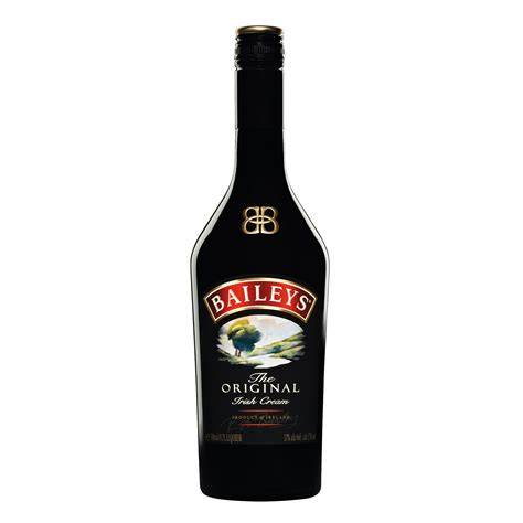 Thematisches Bild: Baileys Pralinen und Irish Cream Likör neben Angebotsflyern