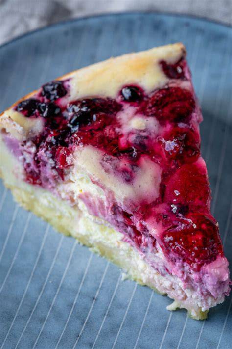 Themenbild: Cremiger No-Bake Käsekuchen mit Beeren
