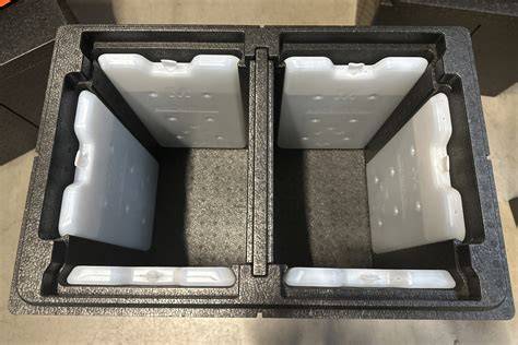 Thermobox mit Kühlakkus für Schokoladentransport