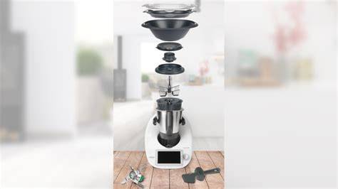 Thermomix Mixtopf mit Zucker beim Mahlen