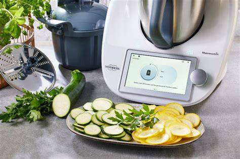 Thermomix-Zubereitungsschritte: Schneiden, Kochen, Abfüllen