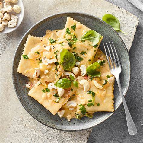 Thymian-Sahne-Soße über Ravioli