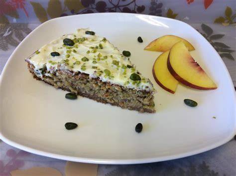 Tipp: Philadelphia Torte mit weiteren Zutaten wie Pistazien, Nektarinen oder Mandeln dekorieren
