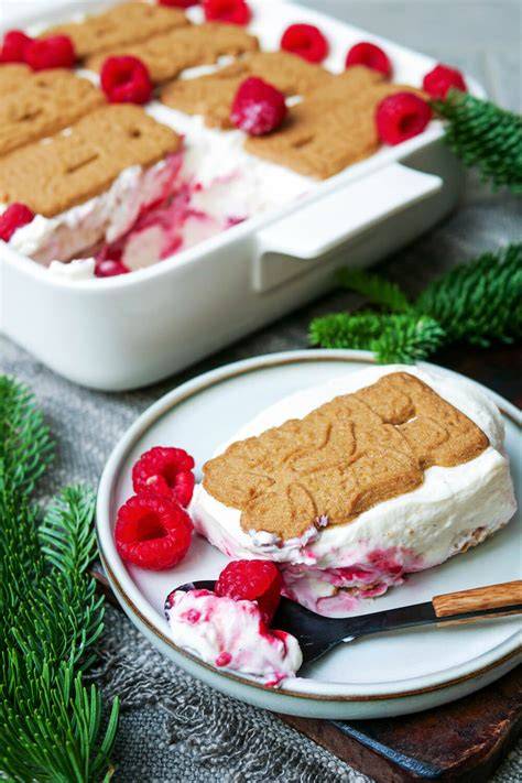 Tiramisu-Schichtdessert mit Spekulatius und Himbeeren