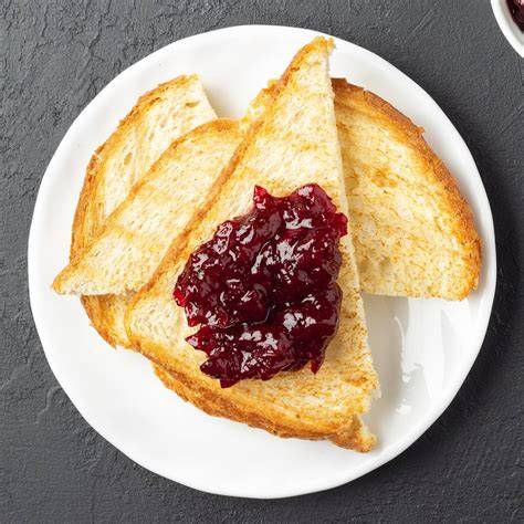Toast mit Sauerkirsch-Vanille-Marmelade