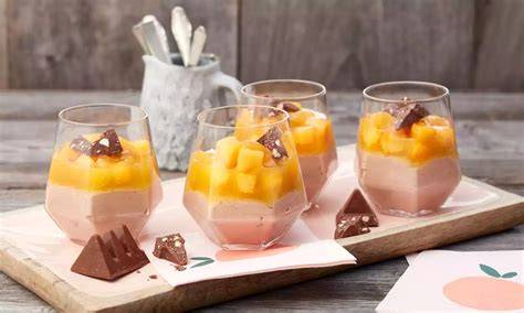 Toblerone-Mousse mit Aprikosen-Kompot als elegante Dessert-Variante