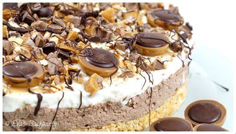Toffifee Sahne Torte, Zutaten und fertige Torte auf Tortenplatte