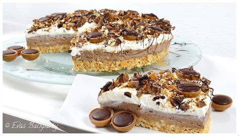 Toffifee Torte angerichtet zum Servieren