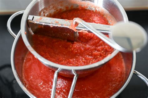 Tomaten und Tomatenmark Prozess