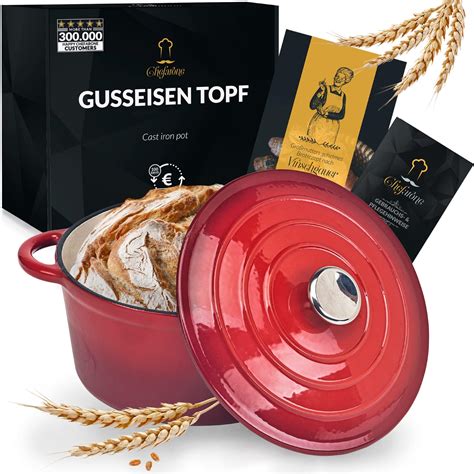 Topf mit eingekochten Zwetschgengläsern