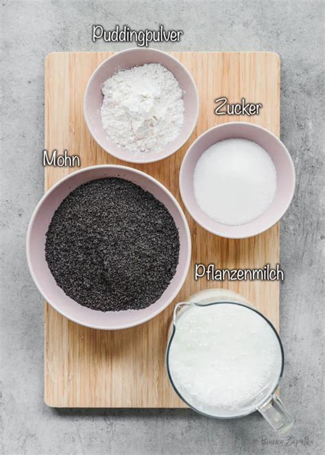 Topfansicht: Puddingpulver, Milch, Zucker, Mohn - Kochphasen