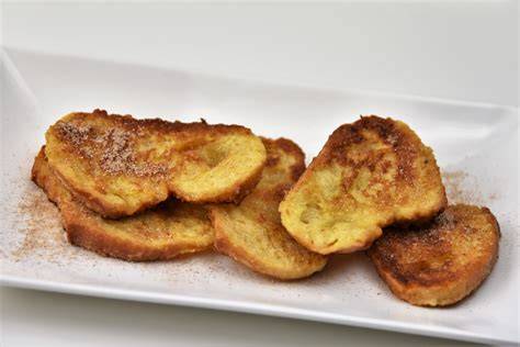 Torrijas - lauwarme Arme Ritter mit Zimt und Zucker