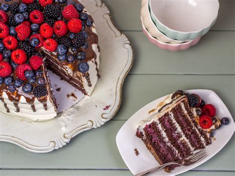 Torte schichten Waldbeeren Sahne Torte