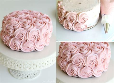 Torte schichten und fertigstellen, Baiserhaube bestäuben und verzieren