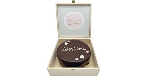 Torte vakuumverpackt und beschriftet