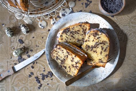 Torte-aufgedeckt-mit-Schokoraspeln