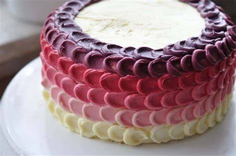 Torten schichten: Mürbeteig, Fruchtfüllung, Buttercreme