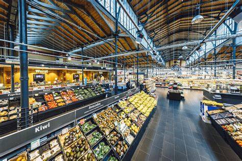 Torten-Auswahl im Supermarkt