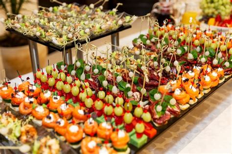 Tortendekoration und Catering bei festlichen Veranstaltungen
