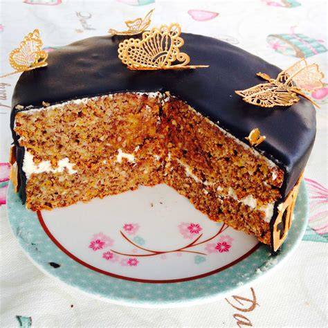 Tortenfüllungen - Übersicht: Buttercreme, Ganache, SMBC, Quarkcreme, Schlagrahm